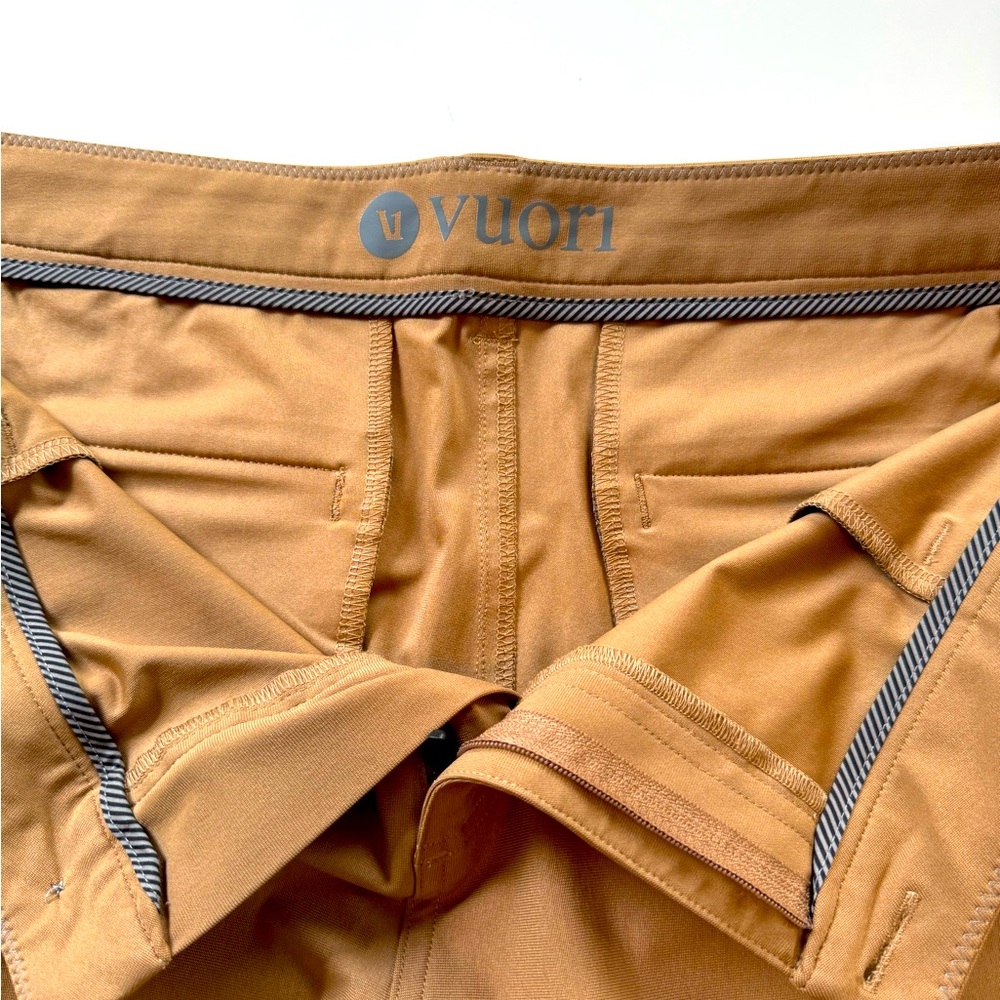 Vuori Meta Men’s shorts 38 - like new, worn once!